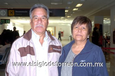28022008
Porfirio Vargas y Yolanda de Vargas viajaron a Cancún.