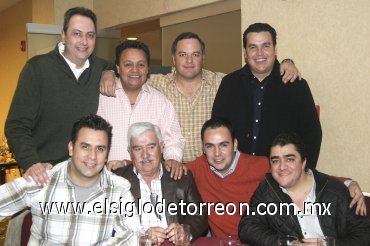 10022008
Jorge Bujdud, Carlos San Miguel, Jaime Russek, Jorge San Miguel, Jorge Sánchez, Arturo Rodríguez, Ricardo San Miguel y Jorge Fahur.