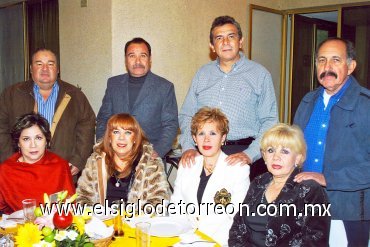 17022008
Claudio Sepúlveda, Jesús Hernández, Raúl Díaz, Arturo Blankense, Susana Vargas, Olivia Álvarez, Carmen Lozano y Martha Pérez Valero.