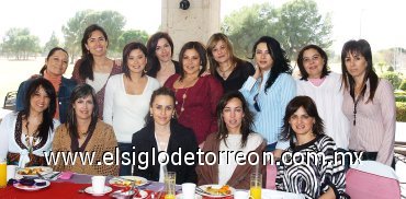 17022008
Lizeth de Murra fue festejada por Gaby, Massiel, Noelie, Mary, Paty, Eva, Laura, Gloria, Cristina, Angélica, Rosarín, Caty y Lorena