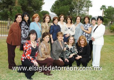 17022008
Martha Nelly junto a Queña, Nora, Adriana, Laura, Reyna, Lupita, Adriana, Marisela, Gloria, Chacha, Norma, Bertha, Celina y Tamy