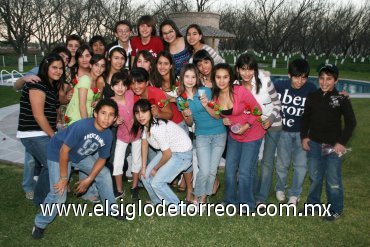 21022008
Alumnos de primero de secundaria del Colegio Americano en una fiesta de San Valentín.