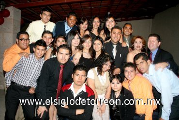21022008
Antonio y Argentina Maldonado, Jonathan,
Gonzalo, Marco, Sonia, Aidé, Adriana, Toño, Ricky, Zayra Manzur, Mayrany, Altamira, Claudia, Oliva yJ uanjo, Leonardo, Gibrán, Andrés, Susy, Miriam y Érika en reciente reunión.