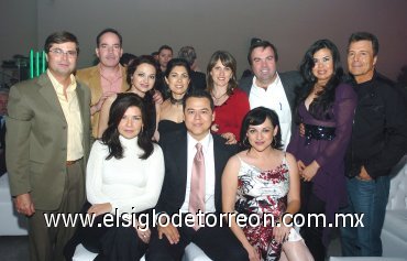 26022008
Bernardo Gurza, Roberto y Gretel Quezada, Sofía García, Cecilia Cabada, Mauricio Rivera, Lourdes Bernal, Lalo y Susana Ortuño, Cecy y Jorge Salcido.
