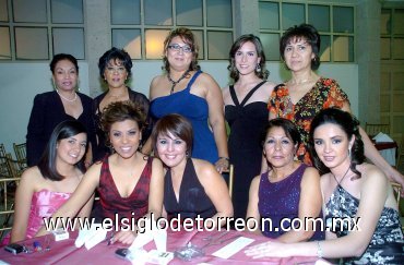 27022008
Rosa Calderón, Blanca Martínez, Haydeé Martínez, Alejandra Calderón, Nallely Martínez, Paola Rodríguez, Alejandra Galindo, Carmen González, Pily Sánchez y Yezabel de Calderón.