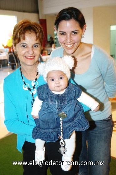 03022008
Charmaine Martínez, Mónica Martínez de Villalobos y Marifer Villalobos.