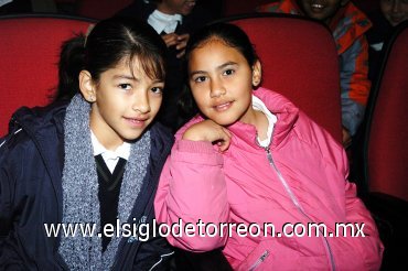 03022008
Luisa Ramírez y Ámber Ruiz.