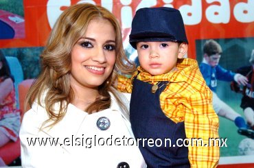 12022008
Lucy de Dibe organizó la fiesta de su hijo Luisito.