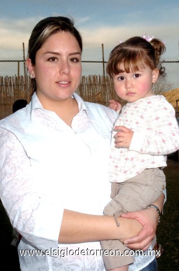17022008
Mercedes Gutiérrez de González y su hija Ana Pia.