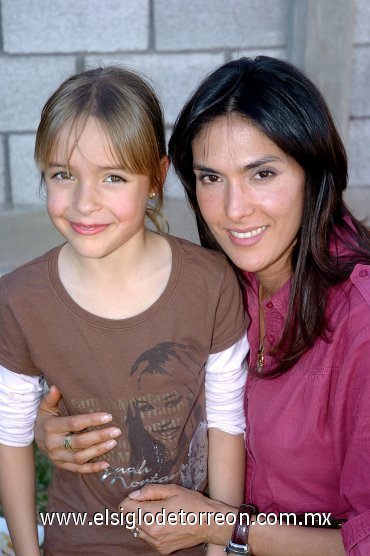 20022008
Fátima y Mónica González.