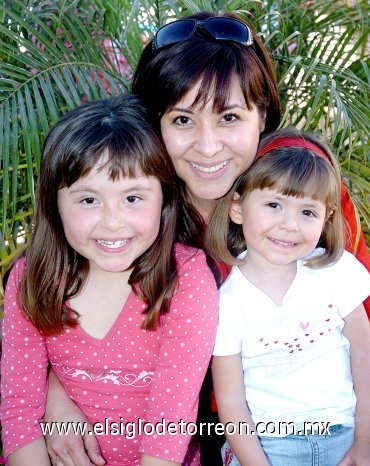 21022008
Martha Monárrez, Sofía y Natalia Castilla.