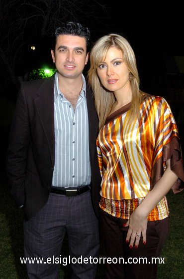 01032008
Los novios Alberto Rosales Arcaute y Karla Zúñiga Mijares.