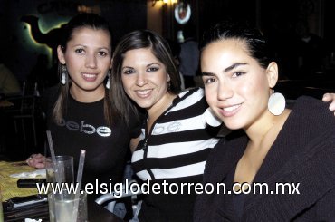 01032008
Alejandra Soltero, Caro Venegas y Michelle Jardón.