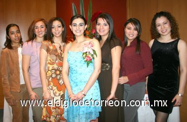 03032008
Flor García, Isadora Celaya, Magda Banuet, Dyana Saavedra, Gabriela Zapata y Ana María Moreno acompañaron a Clara en su despedida de soltera.