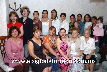 06032008
Gaby acompañada de Luz, Sofía, Paola, Rocío, Ángeles, Elizabeth, Sol, Elena, Mónica, Marcia, María, Ernestina, Esperanza y Conchita.
