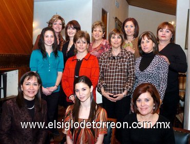 09032008
Cristy acompañada de Angelita, Sofía, Rhoda, Ana Lucía, Pilar, Martha, Zoyla, Rebeca, Ana Elisa, Magdalena y Elisa