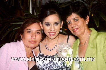 09032008
Lorena el día de su fiesta prenupcial, organizada por su mamá Francisca Limón Vda. de Aguirre y su futura suegra Esther Armida de Castellanos.