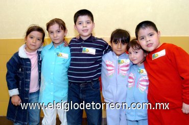 02032008
Javier, Jorge, Claudia, Paula y Ana invitados al convivio de cumpleaños de Diana Laura Gómez