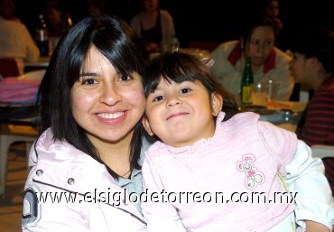 02032008
Cynthia Castaños Perales y Michell Rosales