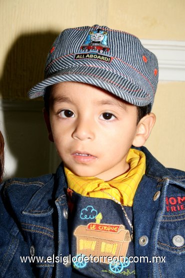 02032008
Christopher Medrano Granados, festejó