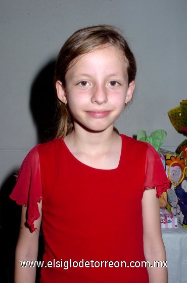 02032008
Ana Lucía González, disfrutando de la fiesta.