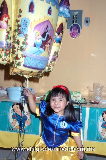 05032008
Sandra Villegas festejó su cumpleaños número tres.