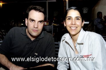 02032008
Kevin Shanghnessy y Nidia Chapa.