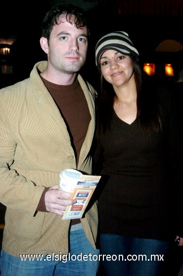 07032008

Patrick Corcoram e Iliana Garza.