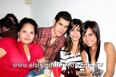 02032008
Juana Medina, Héctor G., Cecilia Torres y Cynthia G.