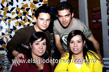02032008
Liliana Romero, Lore Romero, Omar Coyoli y Paco Jiménez.