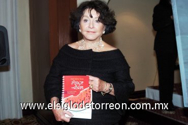 08032008
Adela Celorio presentó con gran éxito su libro titulado Amor-didas.