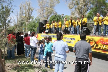 La belleza y la música son una constante
año con año en el Desfile de
Primavera.