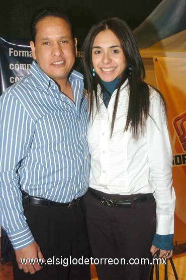 09032008
José Luis Torres y Brenda Basurto.