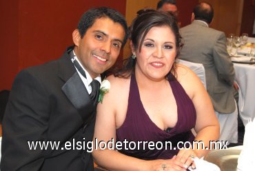 09032008
Miguel y Sonia Venegas, en una noche de boda.
