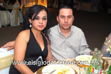 09032008
Verónica Facio y Édgar Silva, en pasado acontecimiento matrimonial.