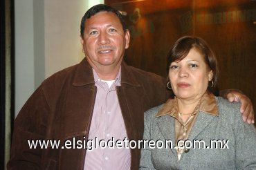 09032008
Víctor Calderón y Elizabeth López.