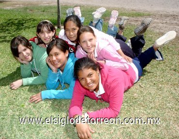 08032008
Marifer Cárdenas, Sofía Rodríguez, Paulina Echeverría, Karla Rodríguez, Andrea de la Garza y Malena Sesma.