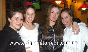 08032008
Valeria Humphrey, Lila Verano, Andrea Romero y Viviana Barrena.