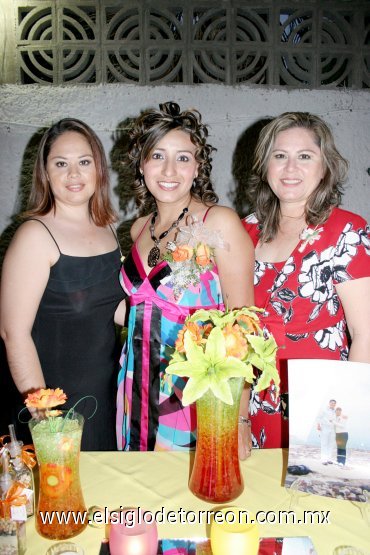 19032008
Claudia Makaria Rodríguez Rodríguez fue despedida de su vida de soltera con una linda fiesta organizada por Norma Leticia Burciaga de Castillo y Karla Gabriela Castillo de Martínez.