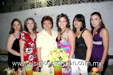 19032008
Claudia Rodríguez acompañada por Karla Gabriela Castillo de Martínez, Norma Leticia Burciaga de Castillo, Martha Elvira Rodríguez de Rodríguez, Liliana Rodríguez de Díaz y Sandra Rodríguez de Acevedo.