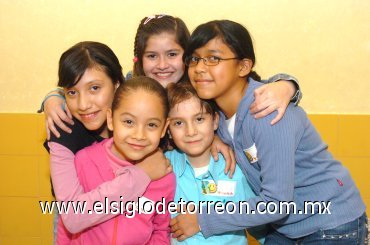 17032008
Denisse, Rocío, Natalia y Saraí, en el cumpleaños de su amiguita Diana Laura Gómez Palomo.