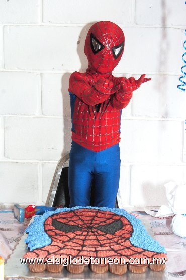 19032008
Ian Linares personificado como El Hombre Araña para su fiesta de cuatro años.