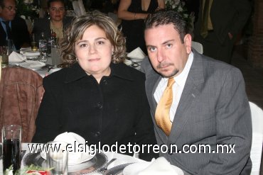 16032008
Ana Cecilia de González y Jesús González.