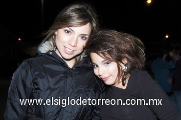 14032008
Miros y Gaby Arriaga.