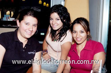 29032008
Daniela Ayala, Daniela Ibarrola e Ivonne Martínez.