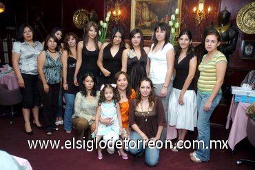 29032008
nett Nallely López Treviño acompañada de amigas, asistentes a su despedida de soltera.