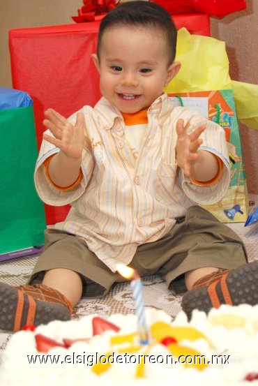 21032008
José Mendoza Aguilar, recientemente festejó su cumpleaños.