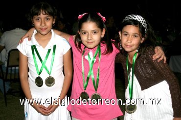 27032008
Fernanda Reza, Luisa María Félix y Ana Isabel Contreras, campeonas de tenis infantil.