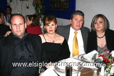 20032008
Jesús Maycotte Muñoz, Pilar Torres de Maycotte, Arturo Torres López y Myriam Zires de Torres.