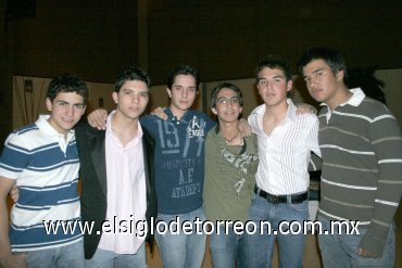 30032008
Ian Cárdenas, Luis Silva, Luis H. Ramzsil, Jorge Kawas, Eugenio Tumoine y José Pablo Chacón.